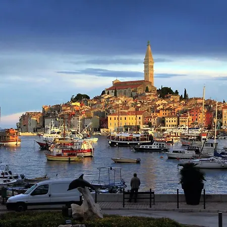 Apartment With Wifi - 2243 Rovinj
