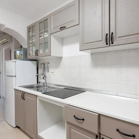 Apartment With Wifi - 2243 *