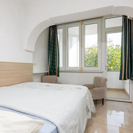 With Wifi - 2243 ロヴィニ